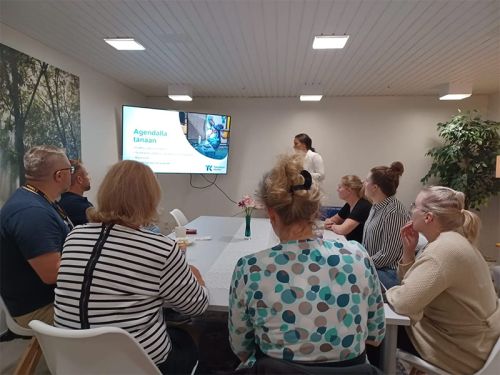 Teknologiaklusterin HR-ryhmä perehtyi johtamis- ja palkitsemismallien käytäntöihin